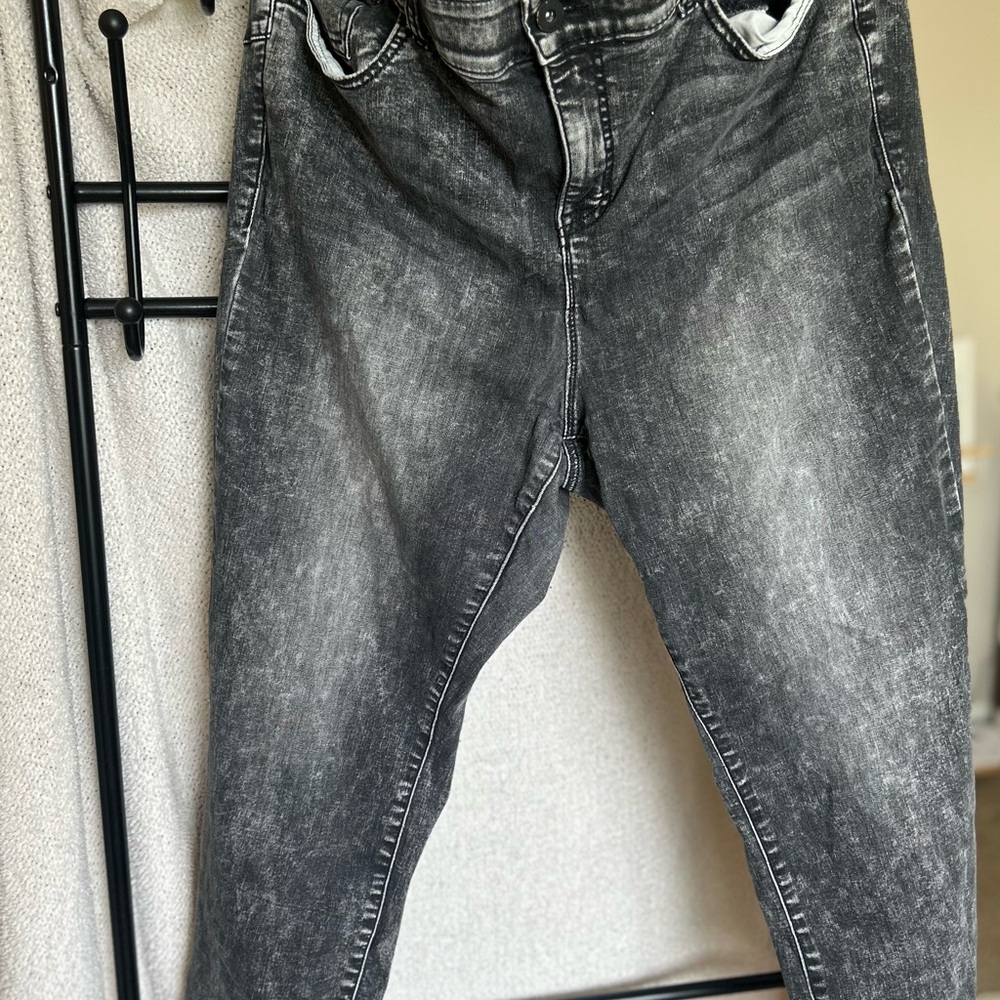 Bombshell Straight High-Rise Torrid Black Acid Wash Jeans Size 22R